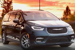 2022 Chrysler Pacifica Hybrid Front Right in Blue